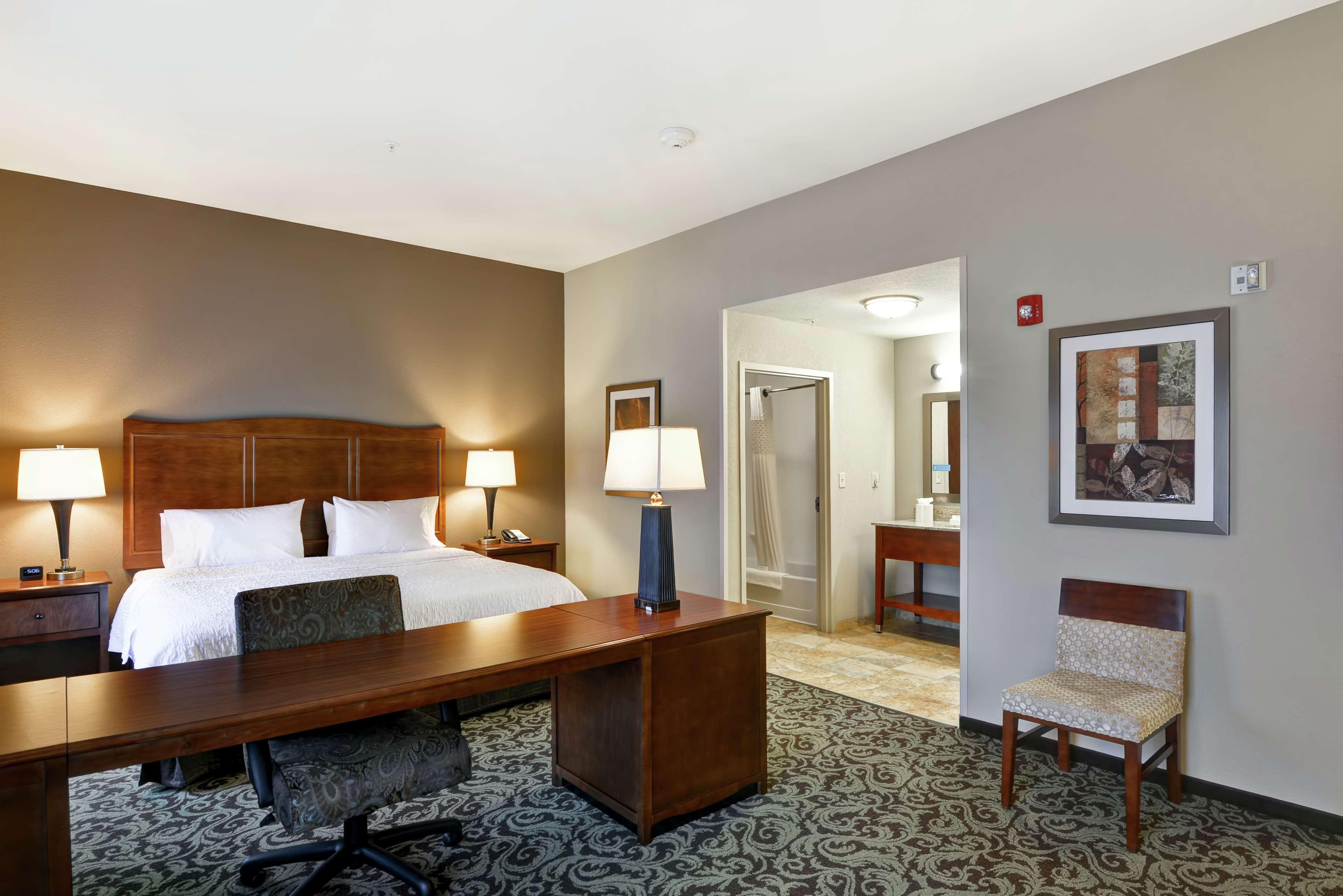 Hampton Inn And Suites New Hartford/Utica Exterior photo